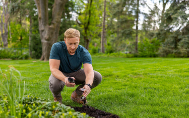 How to Replace a Landscape Lighting Bulb Without Damaging the Socket